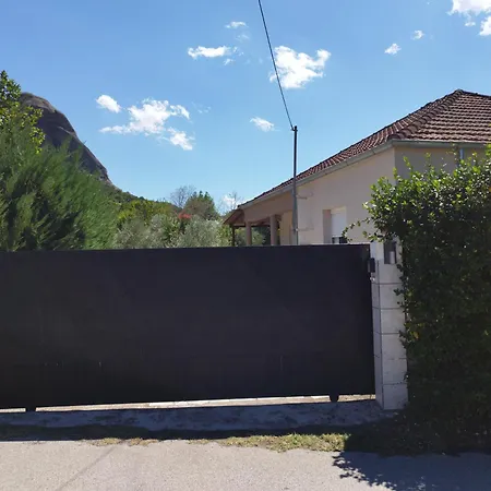 아파트 House With A View *