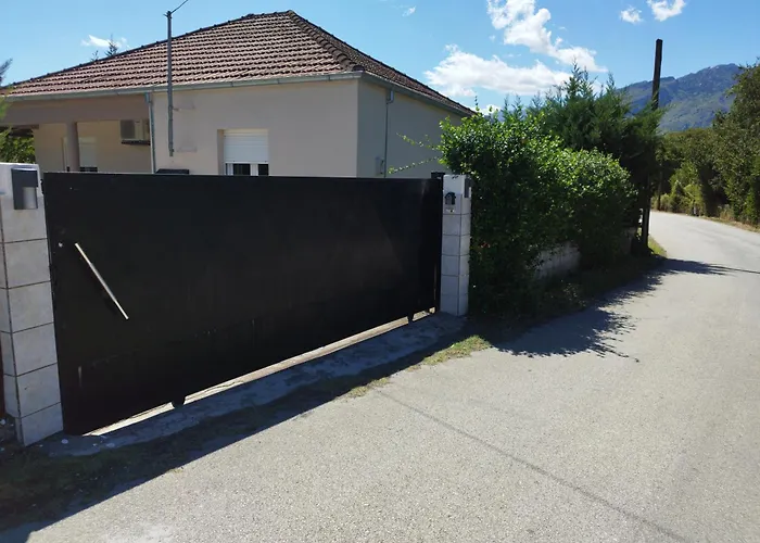 Апартаменты House With A View