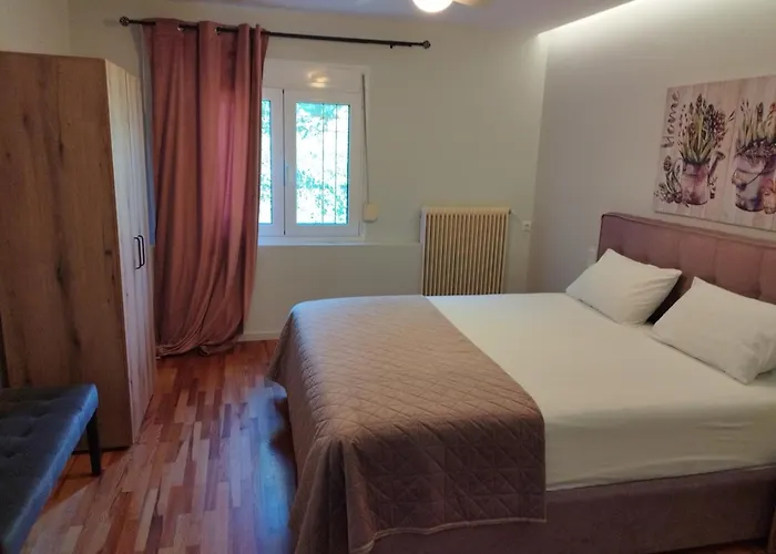 Апартаменты House With A View Кастракион